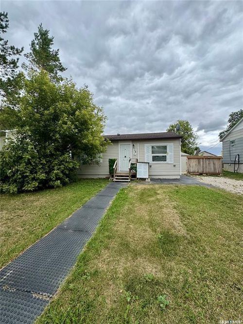 741 Rae St, Regina, SK, S4T2B1 | Card Image