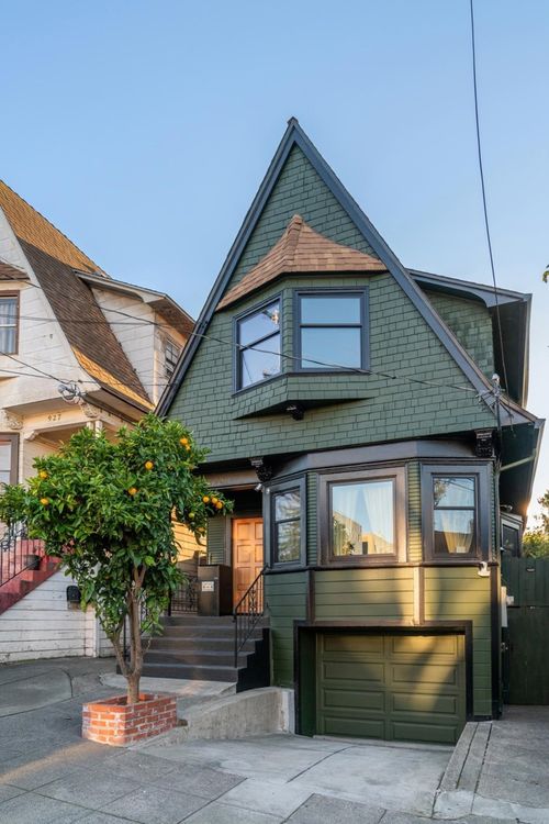 925 E 19th St, Oakland, CA, 94606 | Card Image