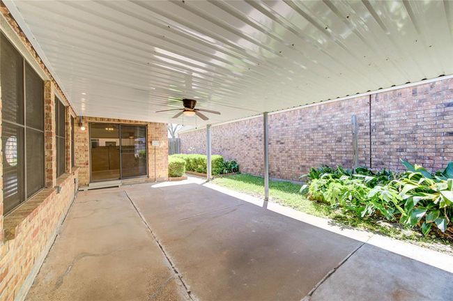 Covered patio with beautiful landscaping! | Image 27
