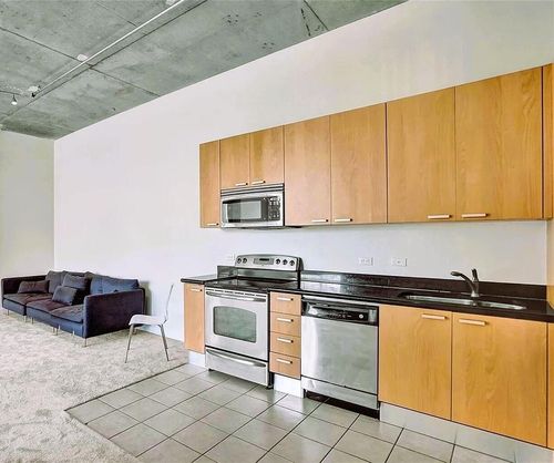 215-2100 Van Buren St, Hollywood, FL, 33020-7340 | Card Image