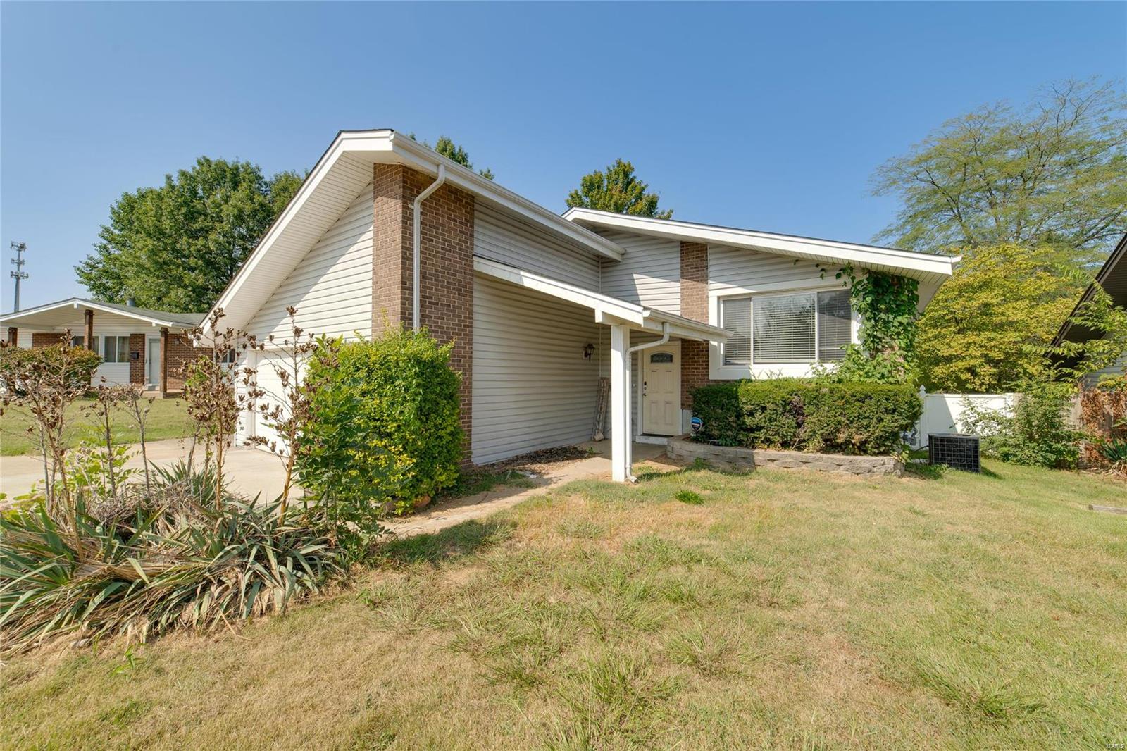 Ryall Ct, Florissant, MO 63031