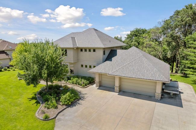 Standout curb appeal and full concrete driveway! | Image 57