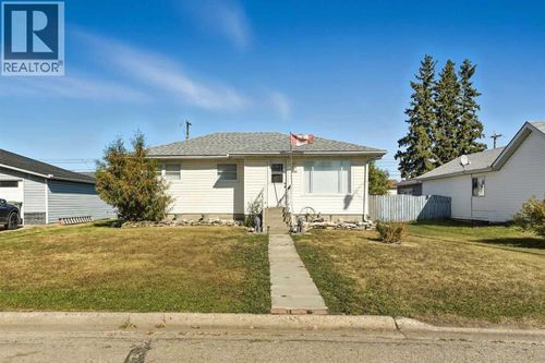5122 52 Ave, Rimbey, AB, T0C0C2 | Card Image