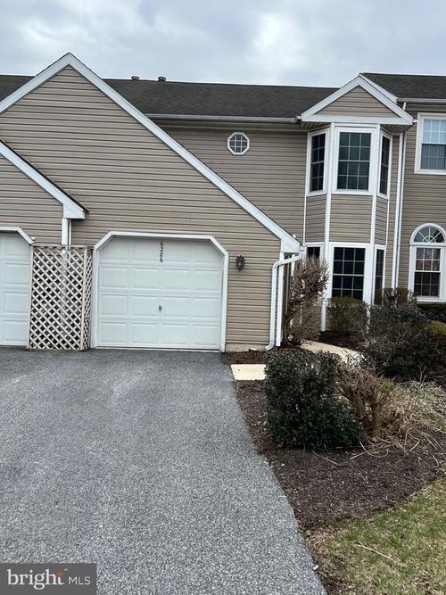6286 Spring Knoll Dr, HARRISBURG, PA, 17111-6883 | Card Image