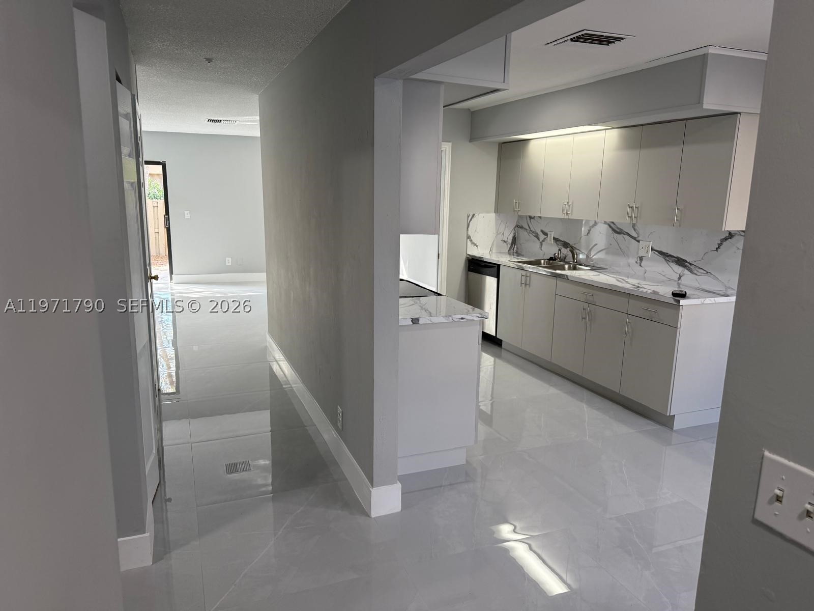 Residential in Hollywood 2