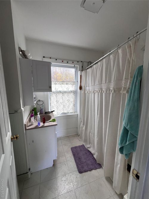 apt-4-67 Old Albany Post Rd, Rhinebeck, NY, 12572-2680 | Card Image