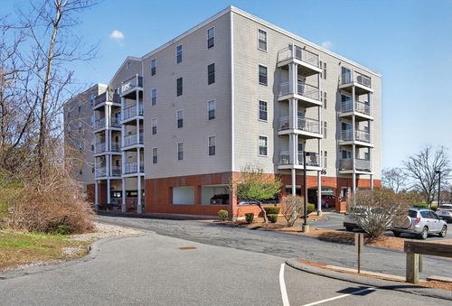 204-86 E Howard St, Quincy, MA, 02169-8727 | Card Image