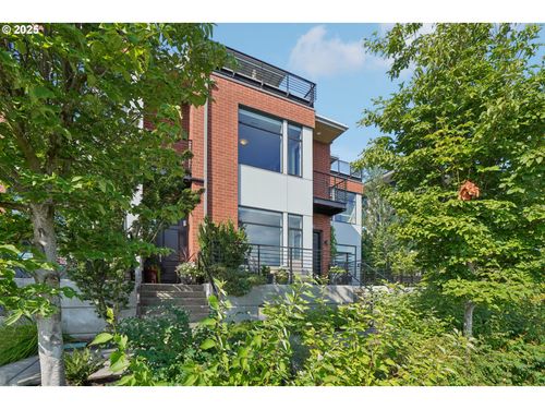 1740 Nw Riverscape St, Portland, OR, 97209-1803 | Card Image