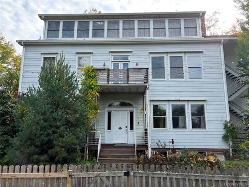16 Hanna Ln, Beacon, NY, 12508-2884 | Card Image