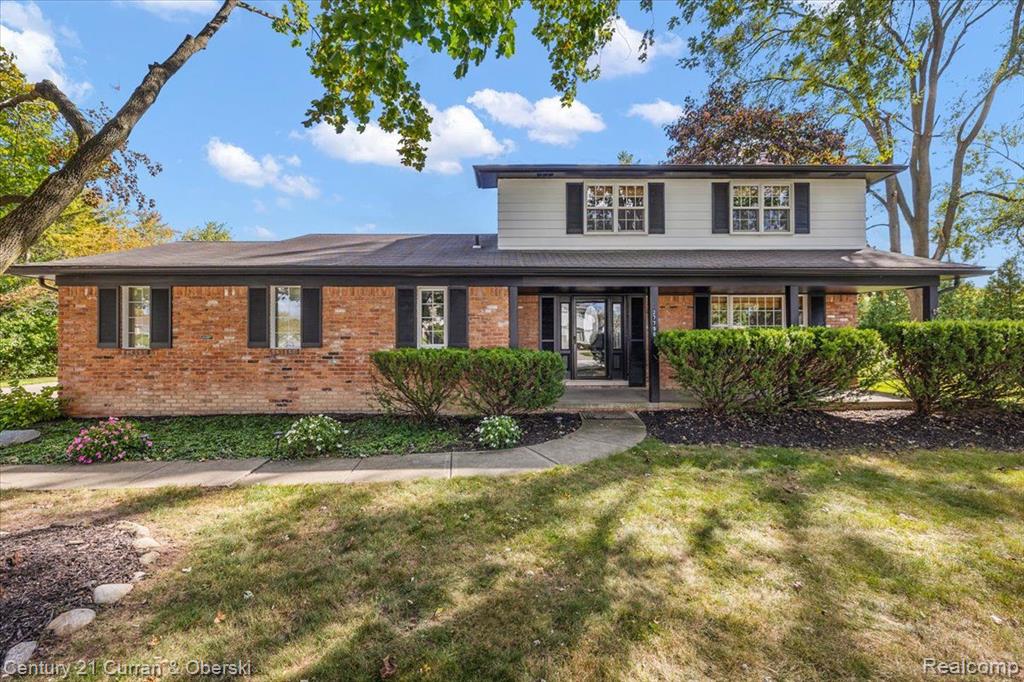Westcott Crescent Cir, Farmington Hills, MI 48334