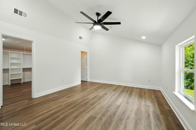 21_master bed 2 | Image 19