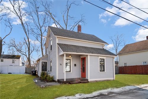 76 Cedar Avenue, East Providence, RI, 02915 | Card Image