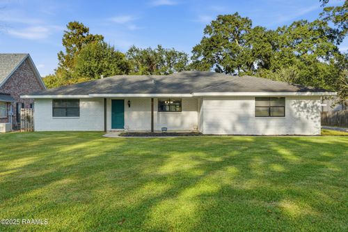 209 Sandager Ave, Jeanerette, LA, 70544-6008 | Card Image