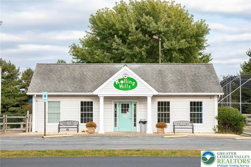 4565 Spring Hill Dr, Schnecksville, PA, 18078-2546 | Card Image