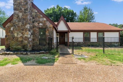 5593 Yale Rd, Bartlett, TN, 38134-8213 | Card Image