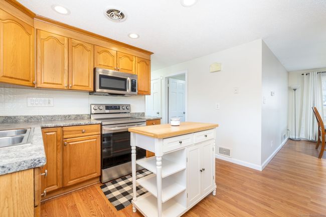 142 Cedar St, House other with 3 bedrooms, 2 bathrooms and null parking in Wethersfield CT | Image 10