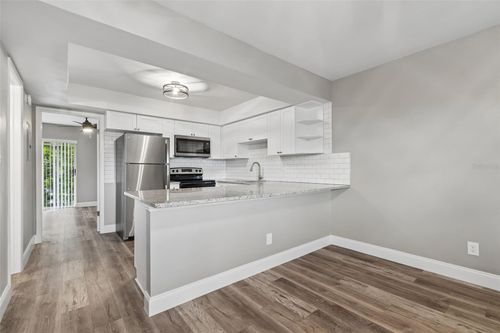 12-4209 W North A St, TAMPA, FL, 33609-2264 | Card Image