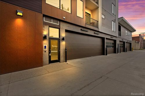 302-438 Selden St, Detroit, MI, 48201-1793 | Card Image