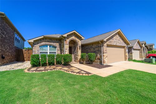 608 Crazy Horse Dr, Aubrey, TX, 76227-1405 | Card Image