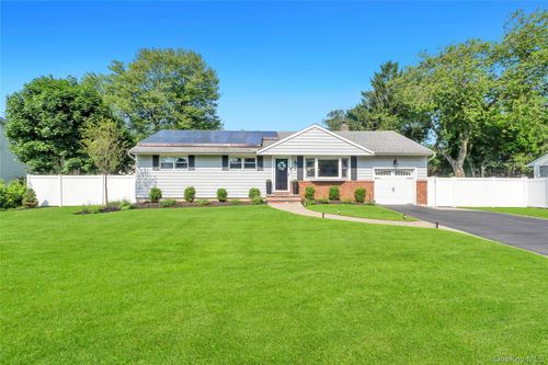 5 Shaftsbury Ln, Melville, NY, 11747-2768 | Card Image
