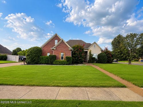 13242 Three Hawks Dr, Olive Branch, MS, 38654-6679 | Card Image