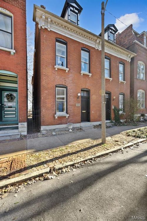 2320 S 9th St, Saint Louis, MO, 63104-4221 | Card Image