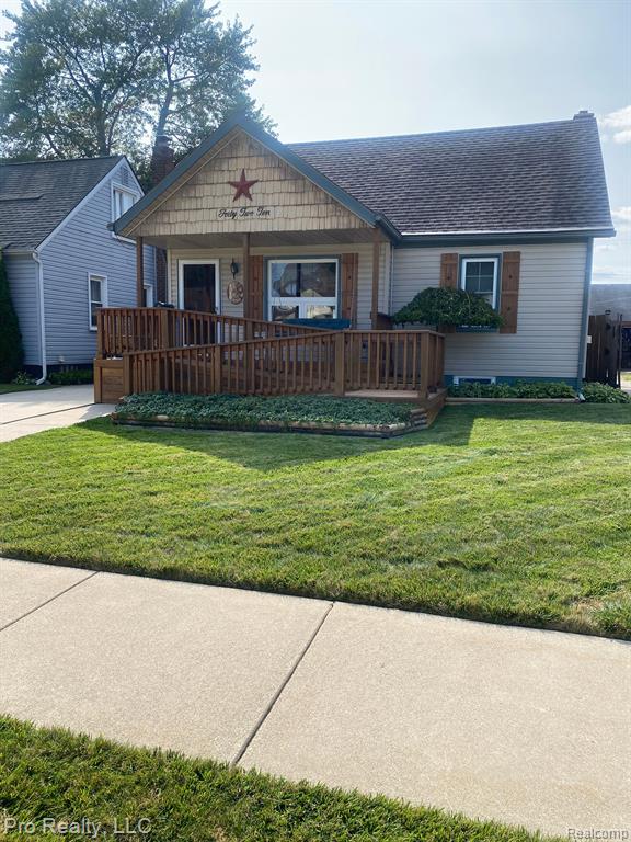 Niagara St, Wayne, MI 48184