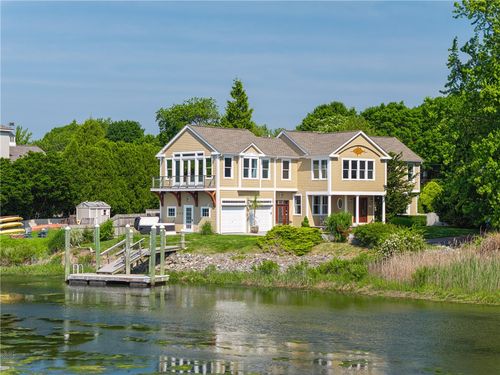 137 Congdon Ave, North Kingstown, RI, 02852-6821 | Card Image