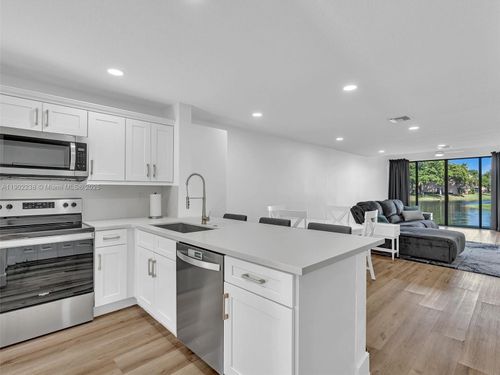 apt-d-3965 Cocoplum Cir, Coconut Creek, FL, 33063-1853 | Card Image