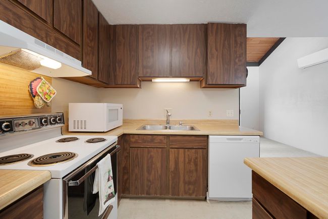 Kitchen | Image 8