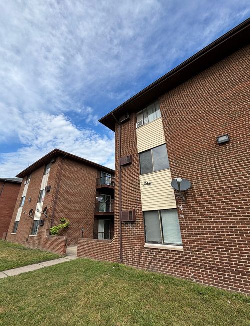 apt-3s-3068 Bernice Ave, Lansing, IL, 60438-1496 | Card Image