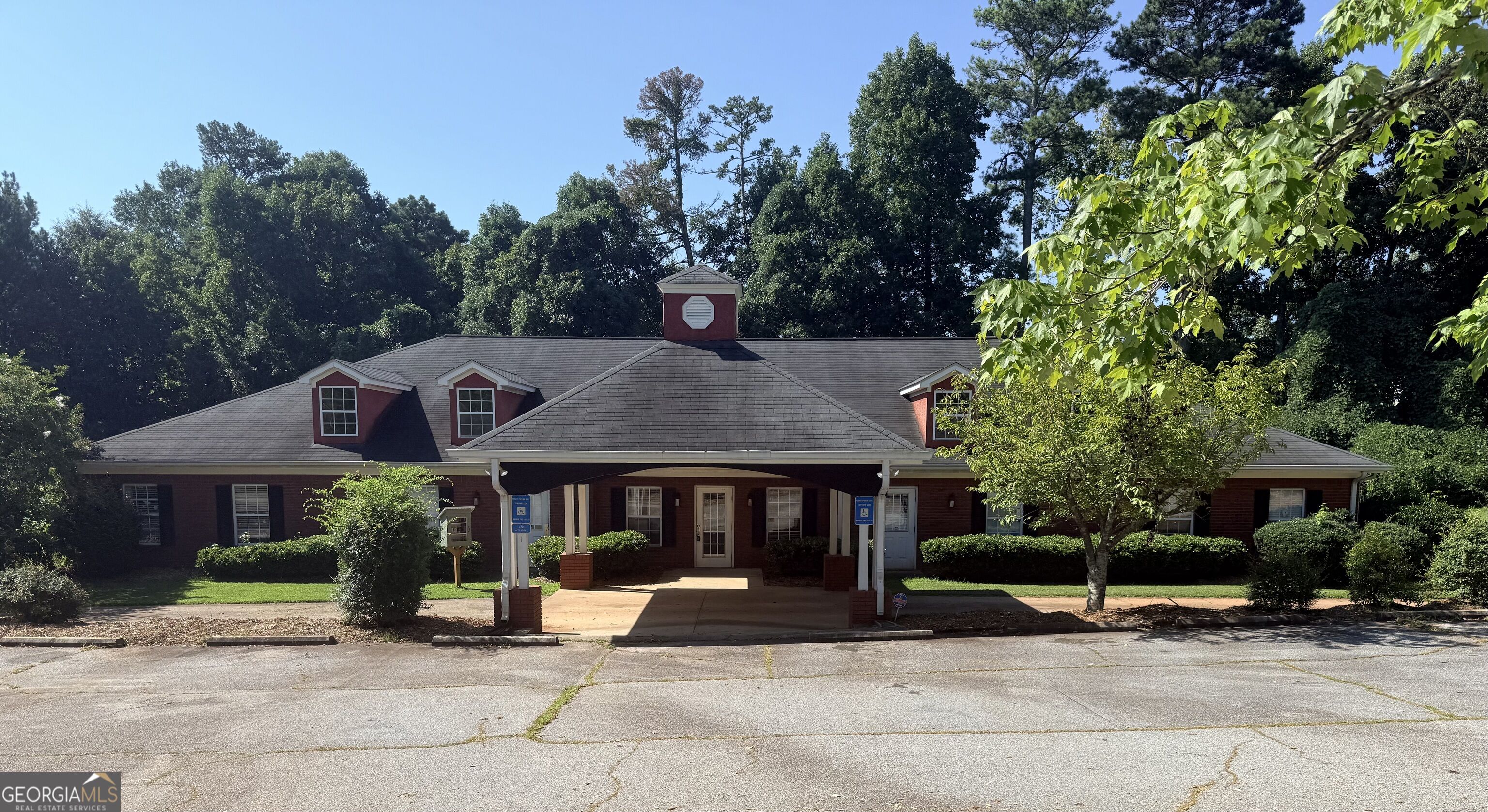 105 Genevieve Ct, Peachtree City, GA