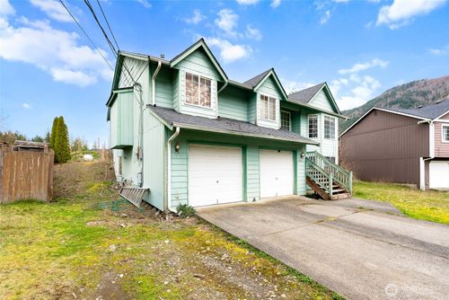 2951 Green Valley Dr, Maple Falls, WA, 98266-7055 | Card Image