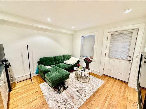 1-11 Thacher Ct, Boston, MA, 02113-1505 | Card Image
