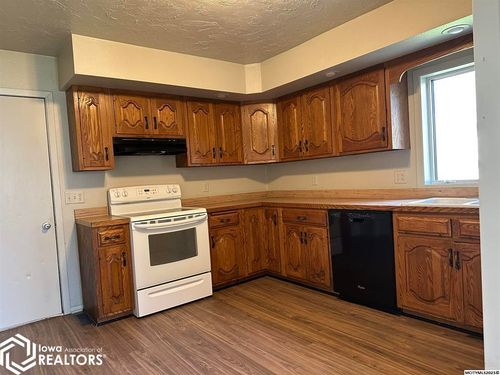 304 10th Street N, Northwood, IA, 50459 | Card Image