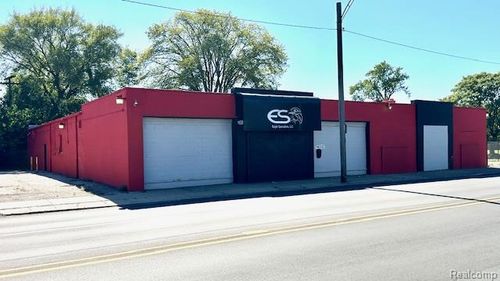 14333 Fenkell St, Detroit, MI, 48227-2902 | Card Image