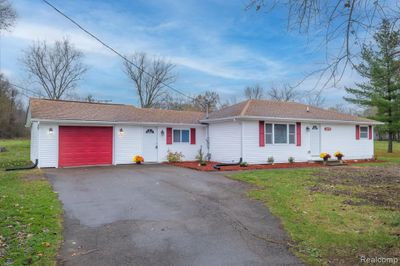 11471 E Mount Morris Road, Home with 3 bedrooms, 1 bathrooms and null parking in Richfield Twp MI | Image 1