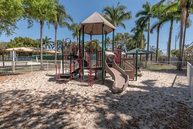 6408 Sandy Bank Ter, Condo with 3 bedrooms, 3 bathrooms and null parking in Riviera Beach FL | Image 45
