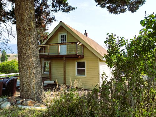 228 6th Ave E, Eureka, MT, 59917-8840 | Card Image