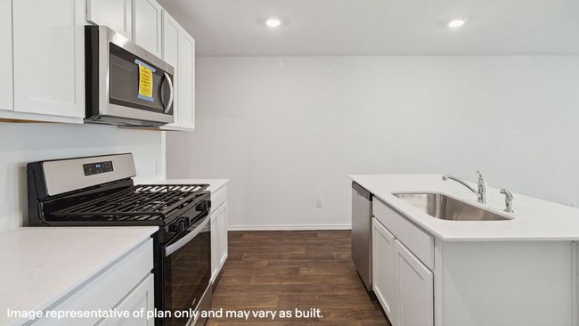 405 Wild Goose Drive, House other with 3 bedrooms, 2 bathrooms and null parking in Luling TX | Image 9