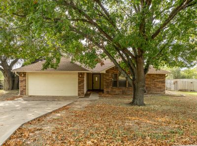 153 Broadmoor Street, House other with 3 bedrooms, 3 bathrooms and 4 parking in Meadowlakes TX | Image 2