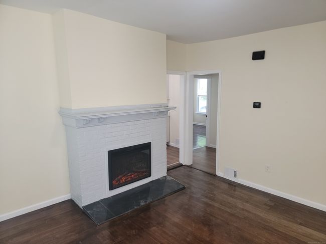 FL-1ST - 147 Edgewood St, Home with 3 bedrooms, 1 bathrooms and 1 parking in Hartford CT | Image 17