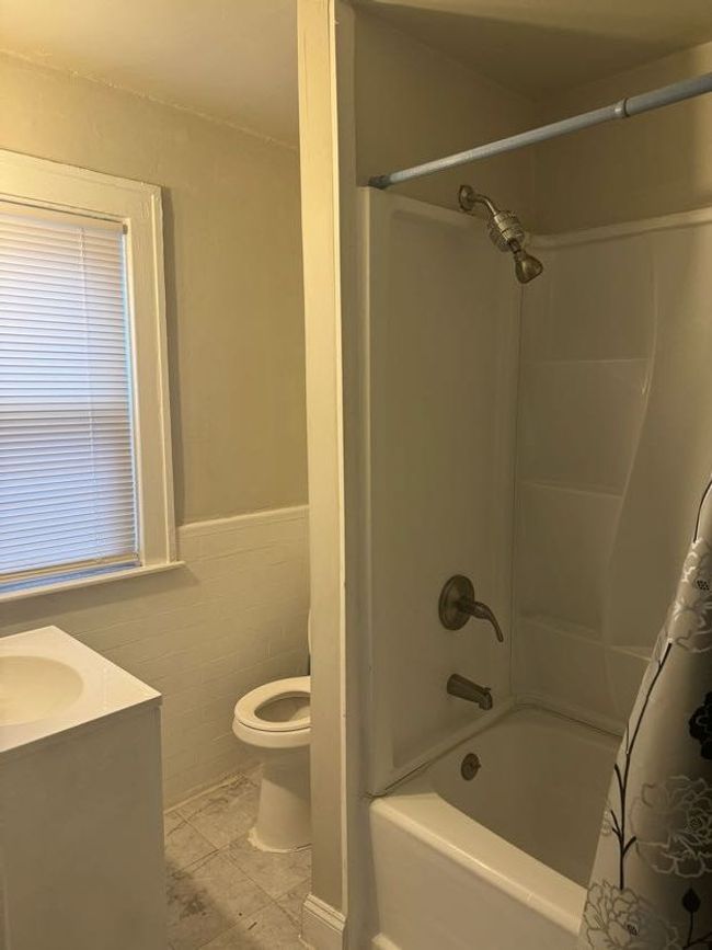 5936 Yorkshire Rd, House other with 3 bedrooms, 1 bathrooms and null parking in Detroit MI | Image 7