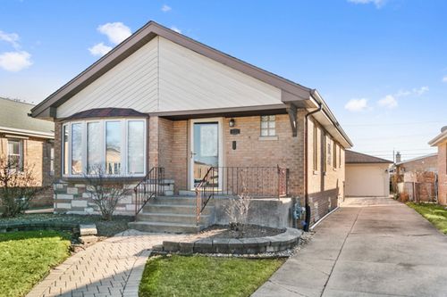 3133 101st St, Evergreen Park, IL, 60805-3514 | Card Image