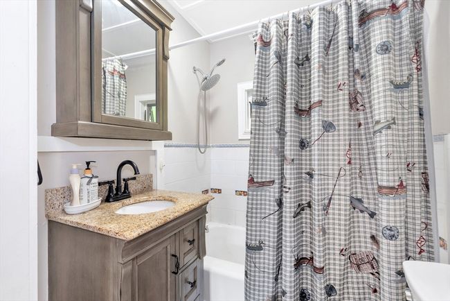 587 Essex Ave, House other with 3 bedrooms, 2 bathrooms and 4 parking in Gloucester MA | Image 14