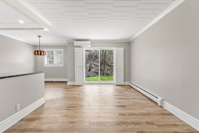 102 - 20 John St, Condo with 2 bedrooms, 1 bathrooms and 3 parking in Grimsby ON | Image 6