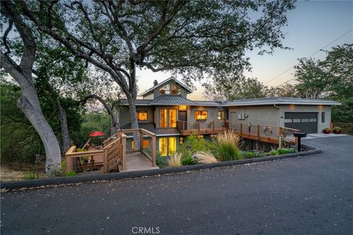 9055 Junipero Ave, Atascadero, CA, 93422-5220 | Card Image