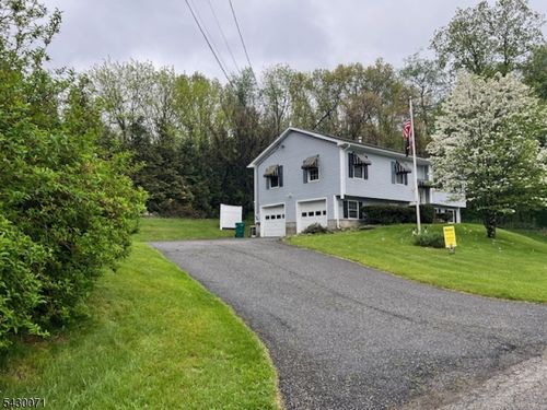 33 Circle Dr, Hamburg, NJ, 07419-1203 | Card Image