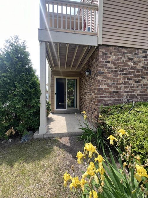 4615 S Woodland Drive, Greenfield, WI, 53220 | Card Image