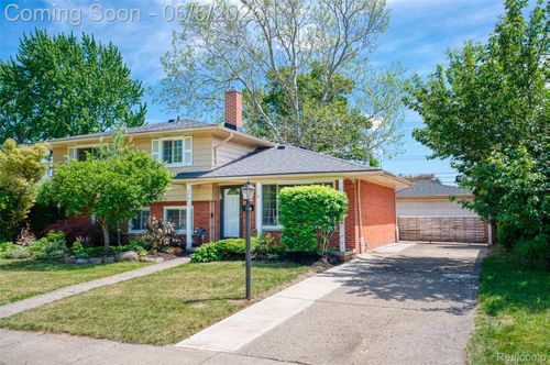 38451 Richland St, Livonia, MI, 48150-2446 | Card Image